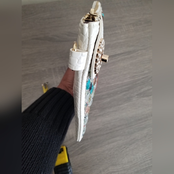 Colorful Jewel Studded Oversized Multi Funtional Clutch -White - Picture 15 of 16